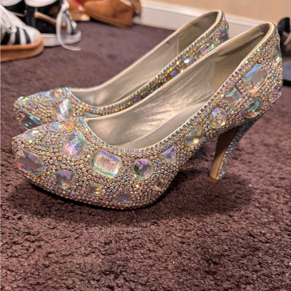 Rhinestone heel pump for wedding, pageant , or any occasion !